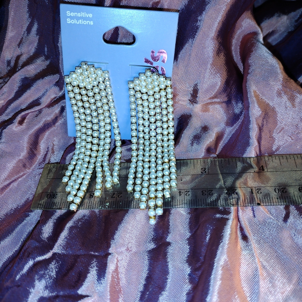 Elegant Pearl Dangle Earrings